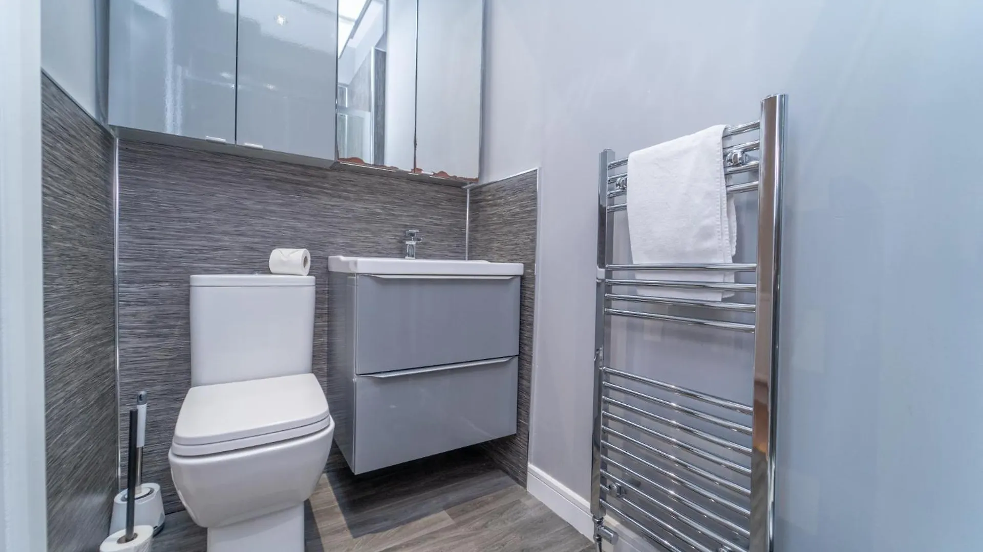 Beautiful Spacious Victorian Town House Apartment Edinburgh