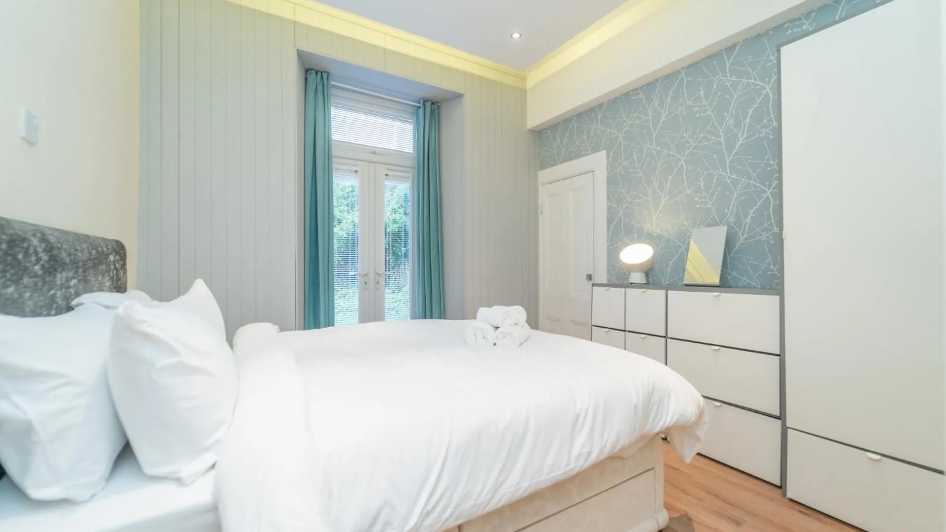 Beautiful Spacious Victorian Town House Apartment Edinburgh 0*,