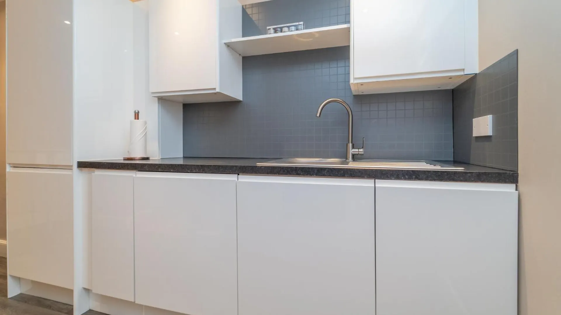 Beautiful Spacious Victorian Town House Apartment Edinburgh 0*,  United Kingdom