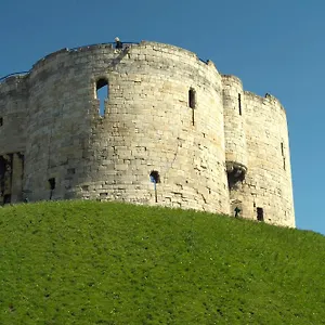 https://city-apartments-fossgate-bridge.yorkshirehotels.net