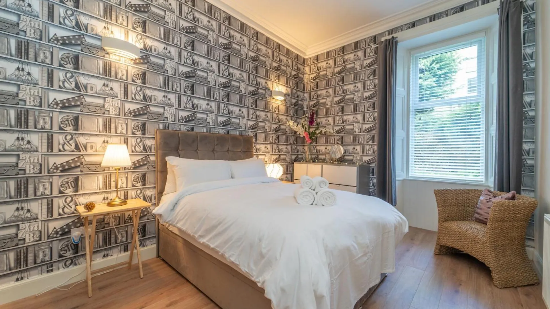 Beautiful Spacious Victorian Town House Apartment Edinburgh