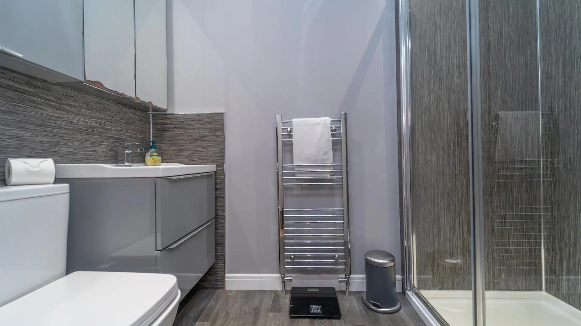 Beautiful Spacious Victorian Town House Apartment Edinburgh