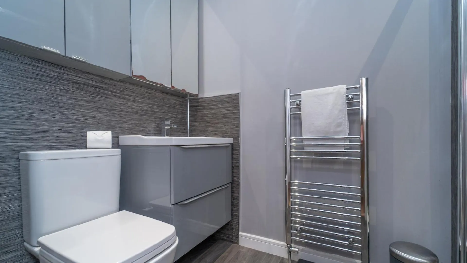 Beautiful Spacious Victorian Town House Apartment Edinburgh